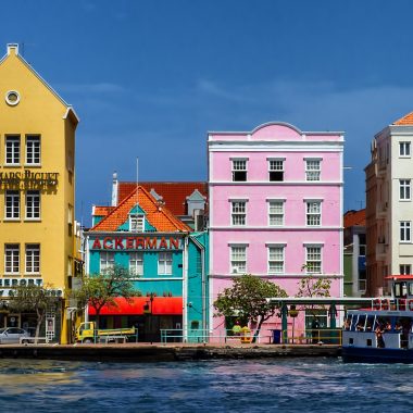 visiting curacao on a budget