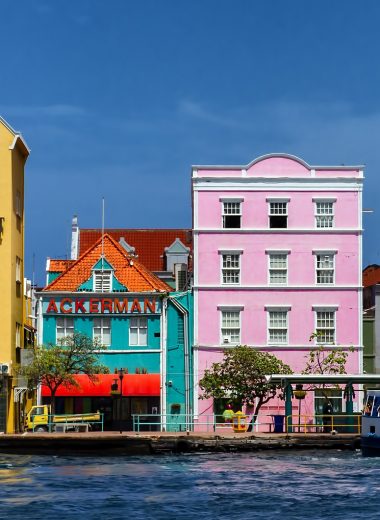 visiting curacao on a budget