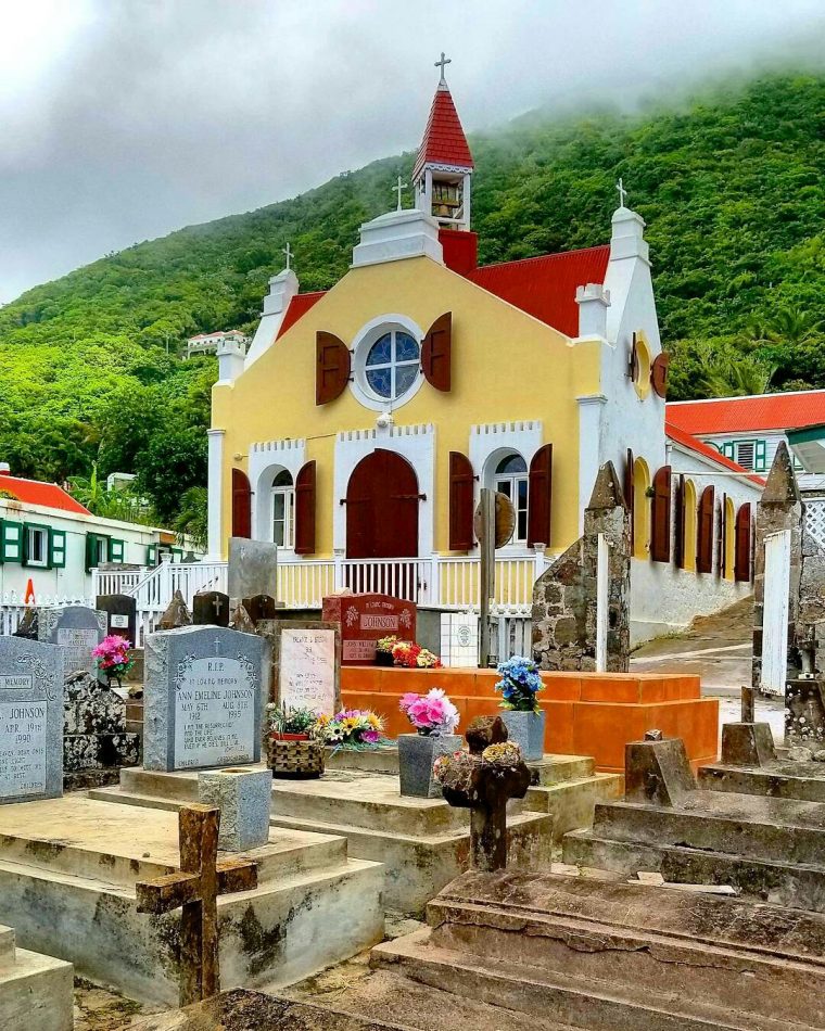 22 Photos That Will Make You Fall in Love With Saba Island